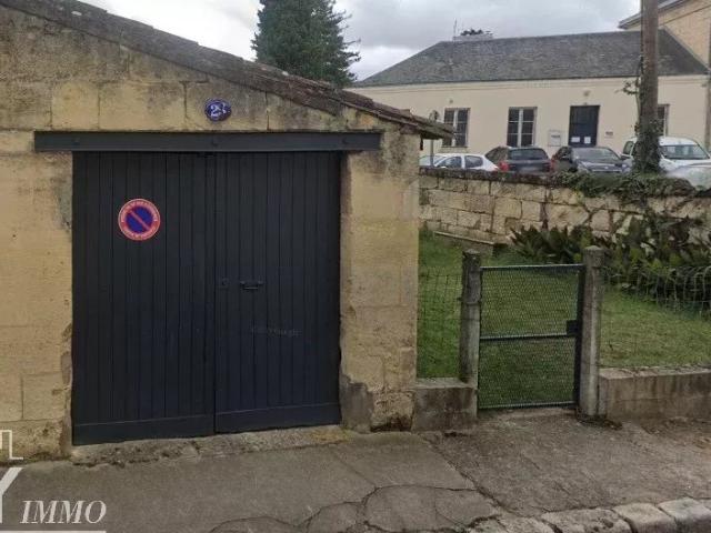 CASTILLON LA BATAILLE: Garage avec Jardin