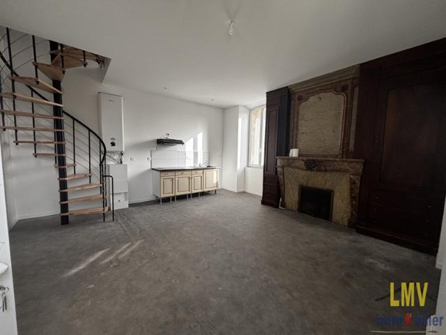 Castillon la Bataille: duplex T3 rénové 47 m2 Centre vi