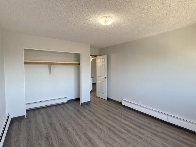 Castleview 1 Bedroom Apartment for Rent at 79 Castleridge Dr Ne, Calgary, AB T3J 1Z2 Castleridge