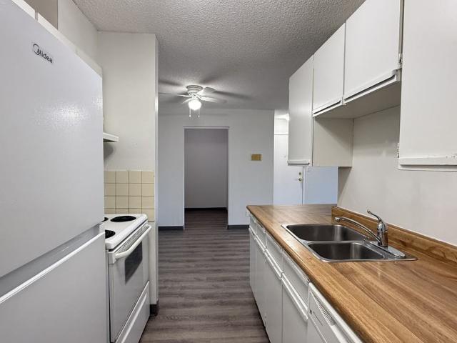 Castleview 2 Bedroom Apartment for Rent at 79 Castleridge Dr Ne, Calgary, AB T3J 1Z2 Castleridge