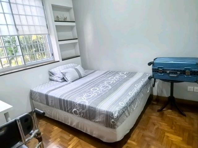 Castle Green Condominium For Rent, $5,000, 3 Bed 3 Bath 1,216 sqft $4.11 psf