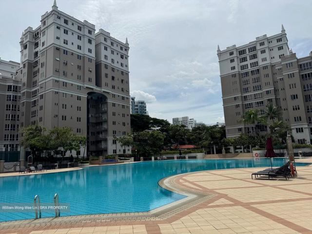 Castle Green D26, Condominium