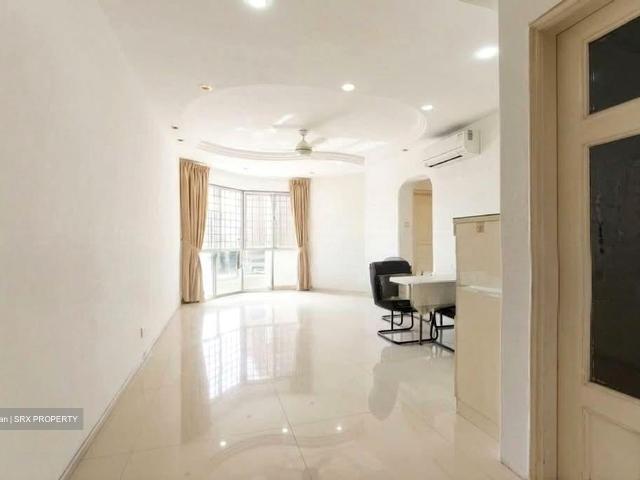 Castle Green D26, Condominium