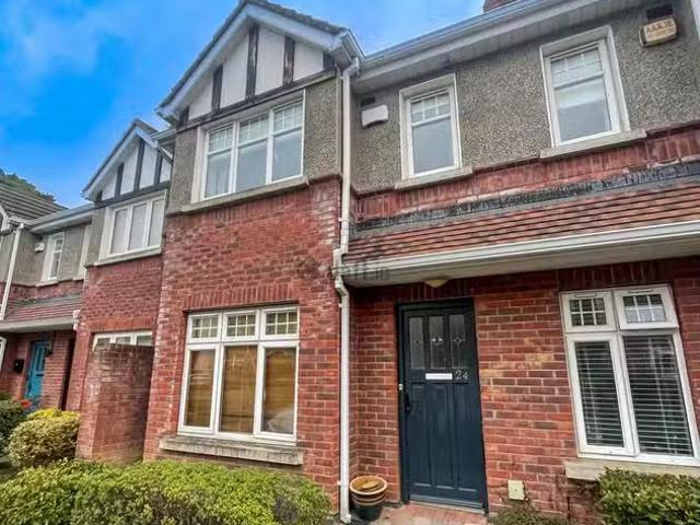 Castle Grove, Kilgobbin Wood, Leopardstown, Dublin 18 is for r.