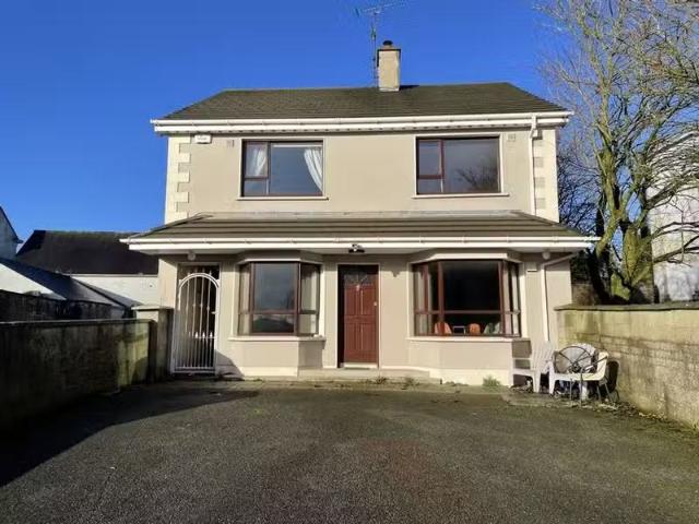 Castle Road, Raphoe, Co. Donegal