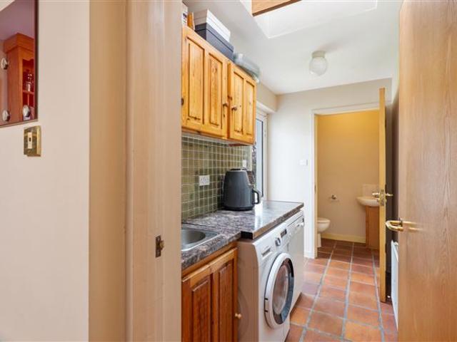 Castlehyde East, Fermoy, Co. Cork Sherry FitzGerald O'Donovan Fermoy 4940 MyHome. Ie Residential