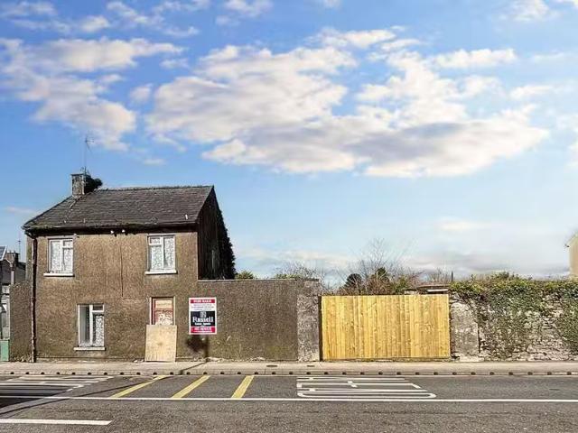 Castlemartyr, Castlemartyr, Co. Cork, P25KD83 is for sale