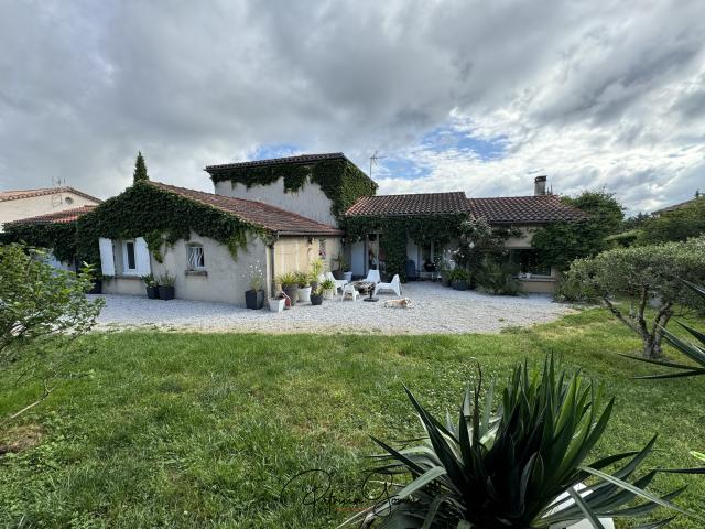 CASTRES MAISON AVEC PISCINE POSITION DOMINANTE