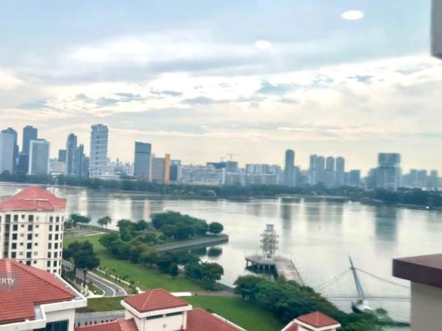 Casuarina Cove D15, Condominium