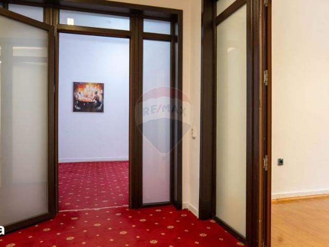 Casă 4 camere/ 467 curte+garaj/ Vatra Luminoasă