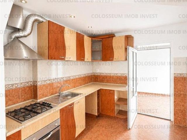 Casă 5 camere | Curte 500 mp | pretabil firme | Răcădău