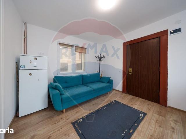 Casă cu 3 camere de închiriat în zona Centrul Istoric