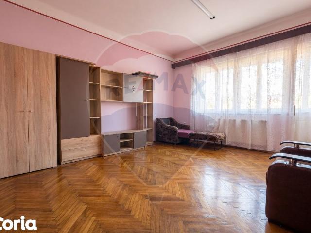 Casă cu 3 camere str. Primaverii