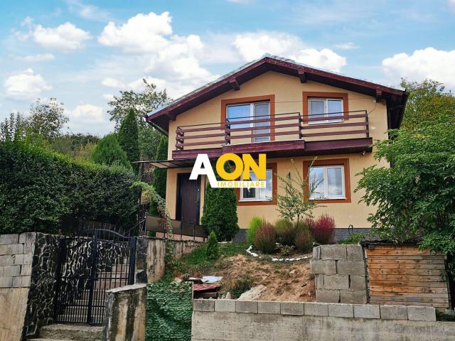 Casă cu 4 Camere, 550mp Teren, Complet Mobilată, Zona Pâclișa