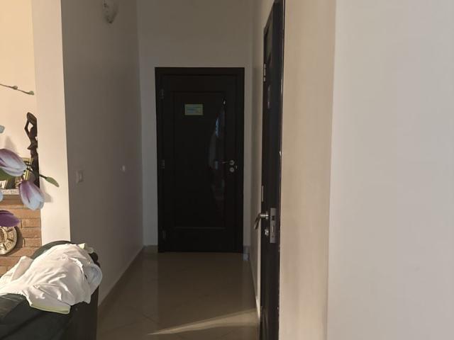 Casă cu 5 camere, garaj și pivniță
