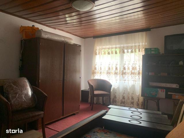 Ulmeni, Buzau, Casă cu pivniță și curte mare în mediul rural