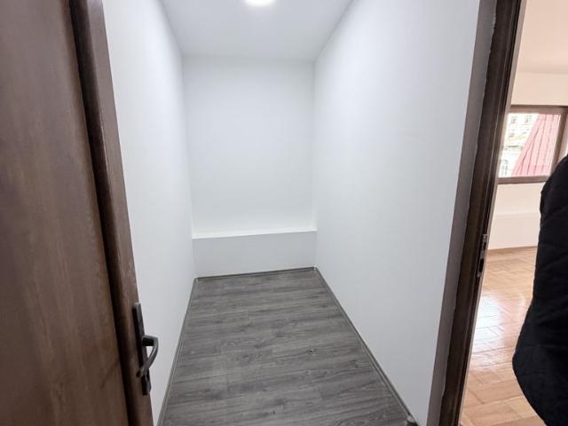 Casă de închiriat lângă mall Vitan