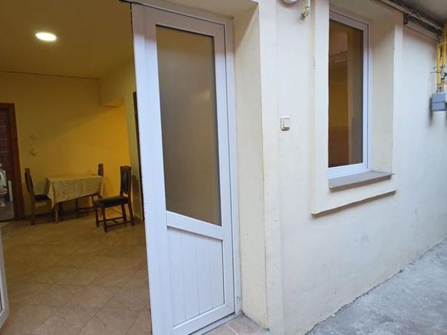 Casă de închiriat pentru cazarea personalului, zona Decebal/Mol