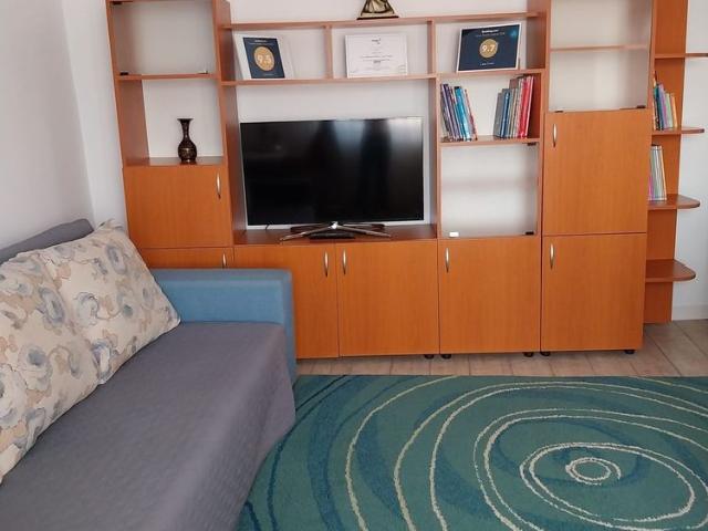 Casă de închiriat, 2 camere, Schei Str. Pajistei