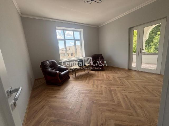 Casă de închiriat, 320 mp, Copou