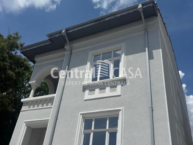 Casă de închiriat, 320 mp, Copou