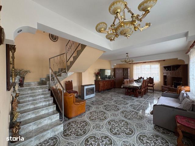 Casă de vânzare 3 Camere Pârneava