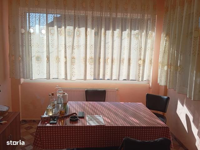 Casă de Vânzare in oras, pe strada Lucian Blaga