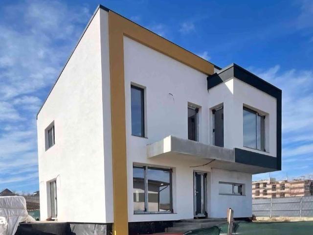 Casă de vânzare în Rediu