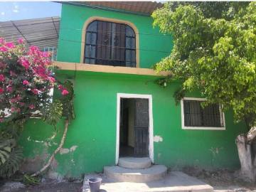 CAS EN VENTA, CERCA DEL CAMPO DEPORTIVO MONITO RODRIGUEZ