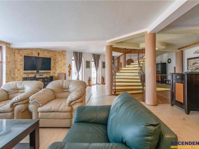 Casă interbelică, 405 mp utili, curte 1300 mp, zonă 1 Mai
