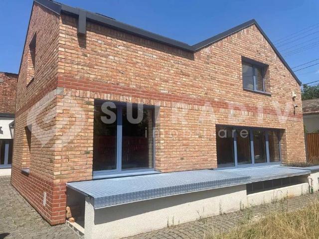 Casă individuală exclusivistă – 240 mp + subsol • 2 locuri parcare • Design premium