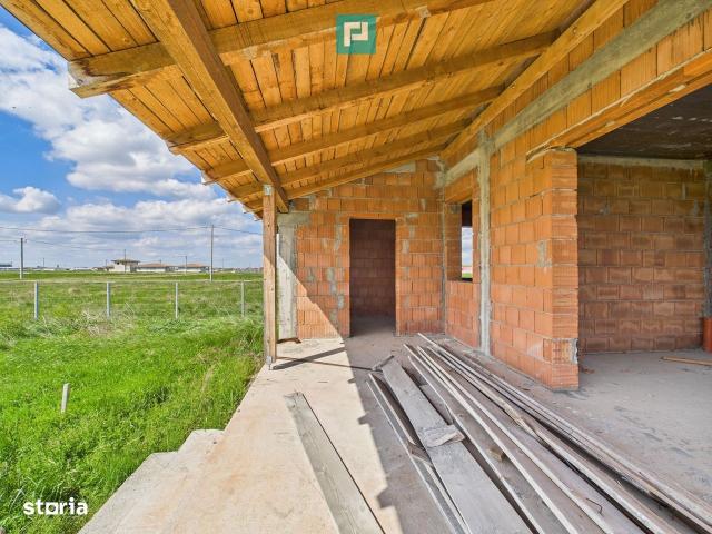 Casă la roșu, teren 600 mp, în Săcălaz