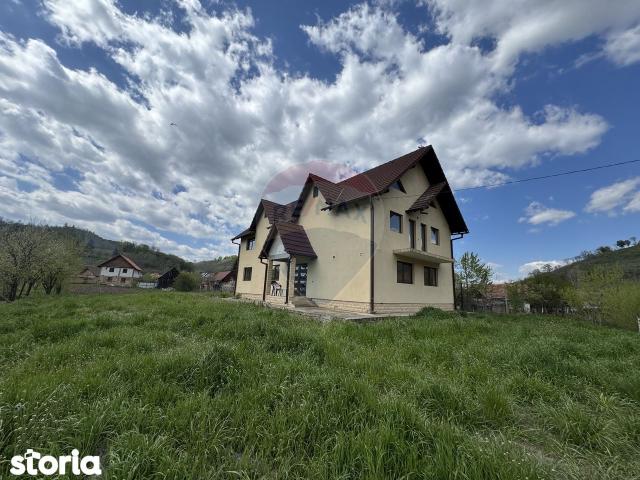Casă nouă în Moșna – priveliște superbă spre biserica fortificată