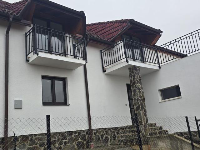 Casă nouă in Tocile + 856 mp teren + priveliște =stil de viata buna