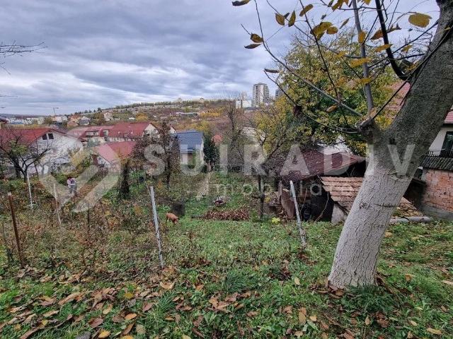 Casă spațioasă cu 5 camere, garaj și curte generoasă – de închiriat pe strada Câmpului
