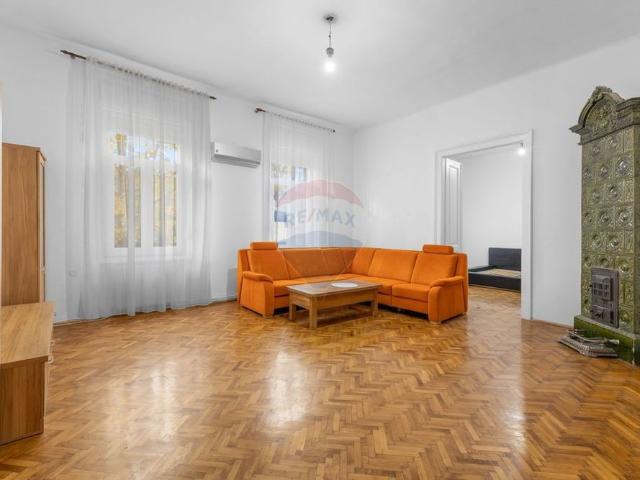 Casă spațioasă de închiriat pe Malul Mureșului