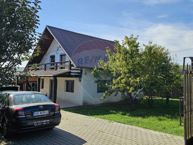 Casă / Vilă cu 5 camere, teren 2300mp de vanzare in Patrauti, Suceava