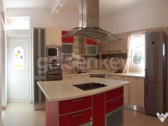 Casă / Vilă cu 6 camere de închiriat în zona Pipera | ID:7258