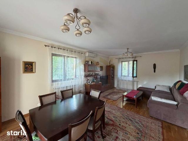 Casă / Vilă de închiriat | Comuna Berceni | 350 mp utili | Curte 400 m