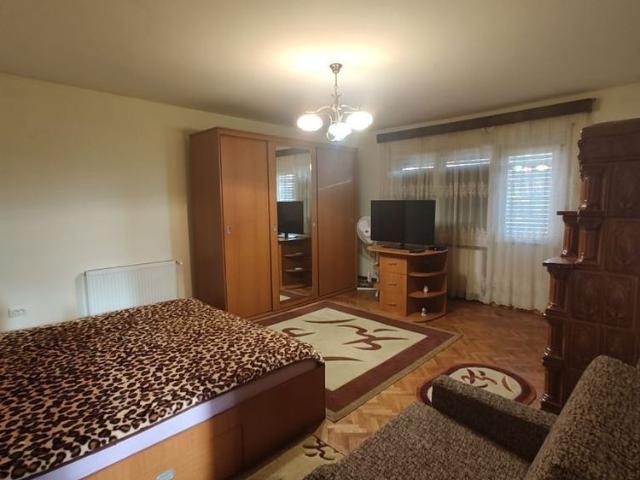 Casă zona Cetate Liceul Sportiv,4 camere