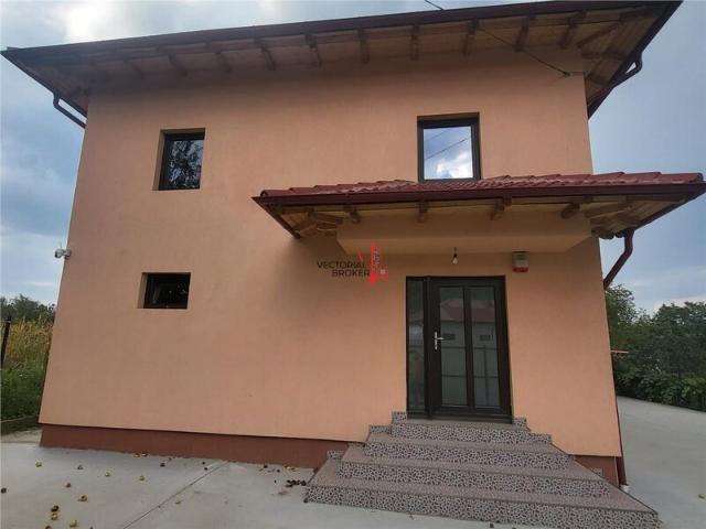 Casa Musatesti, jud. Arges vanzare casa 5 camere sau schimb anuntul. Ro