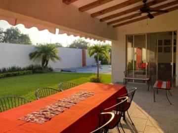 Casa muy amplia en renta o venta en Jiutepec Morelos