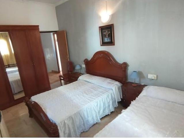Casa muy amplia, insonorizada y con más de 150.000m2 de parcelas