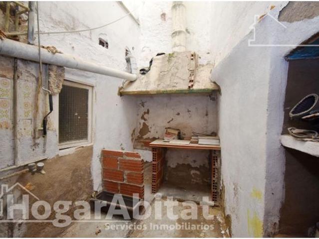 CASA MUY AMPLIA PARA REFORMAR, CON TERRAZA Y TRASTERO