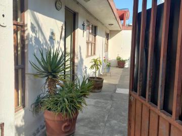 Casa muy amplia, un nivel, T 600m2 C 202m2