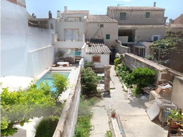 Casa mallorquina para reformar en Binissalem – Gran potencial y acceso por dos calles