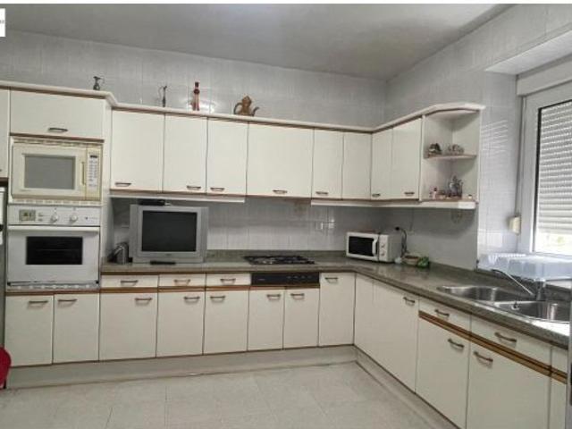 CASA MAS NAVE CERCA DE BUSTILLO DEL PARAMO