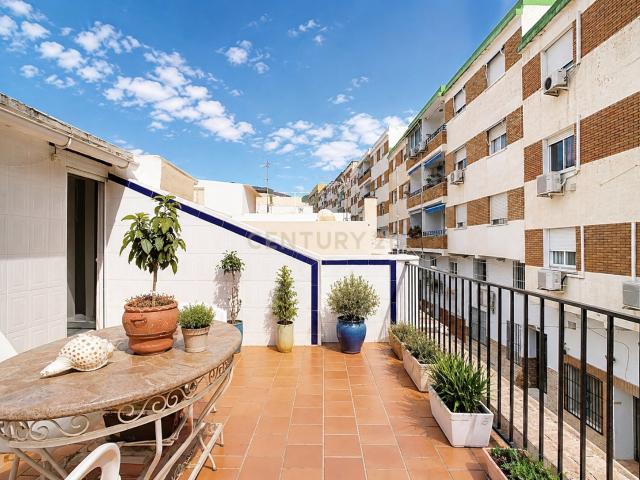 Casa mata de 3 dormitorios con amplia terraza en el centro de Arroyo de la Miel, Benalmádena