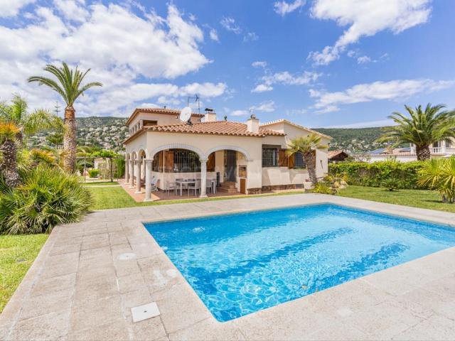 Casa mediterránea con piscina y vistas a la montaña 0m² Calonge