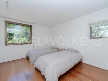 Casa mediterranea en condominio exclusivo